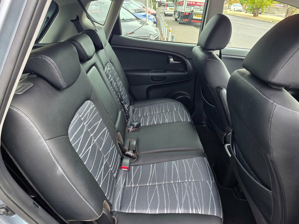 Kia Venga 2 Isg Red #17
