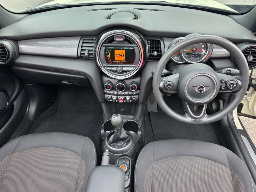 Mini Convertible 1.5 Cooper Classic Convertible E White #4