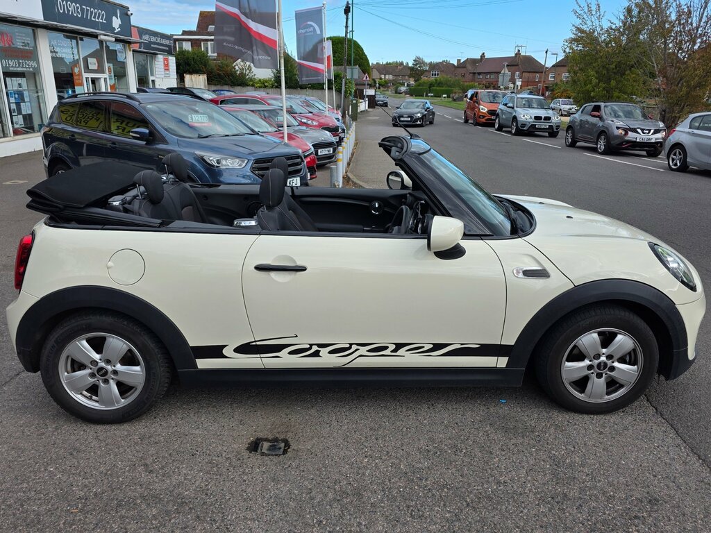 Mini Convertible 1.5 Cooper Classic Convertible E White #2