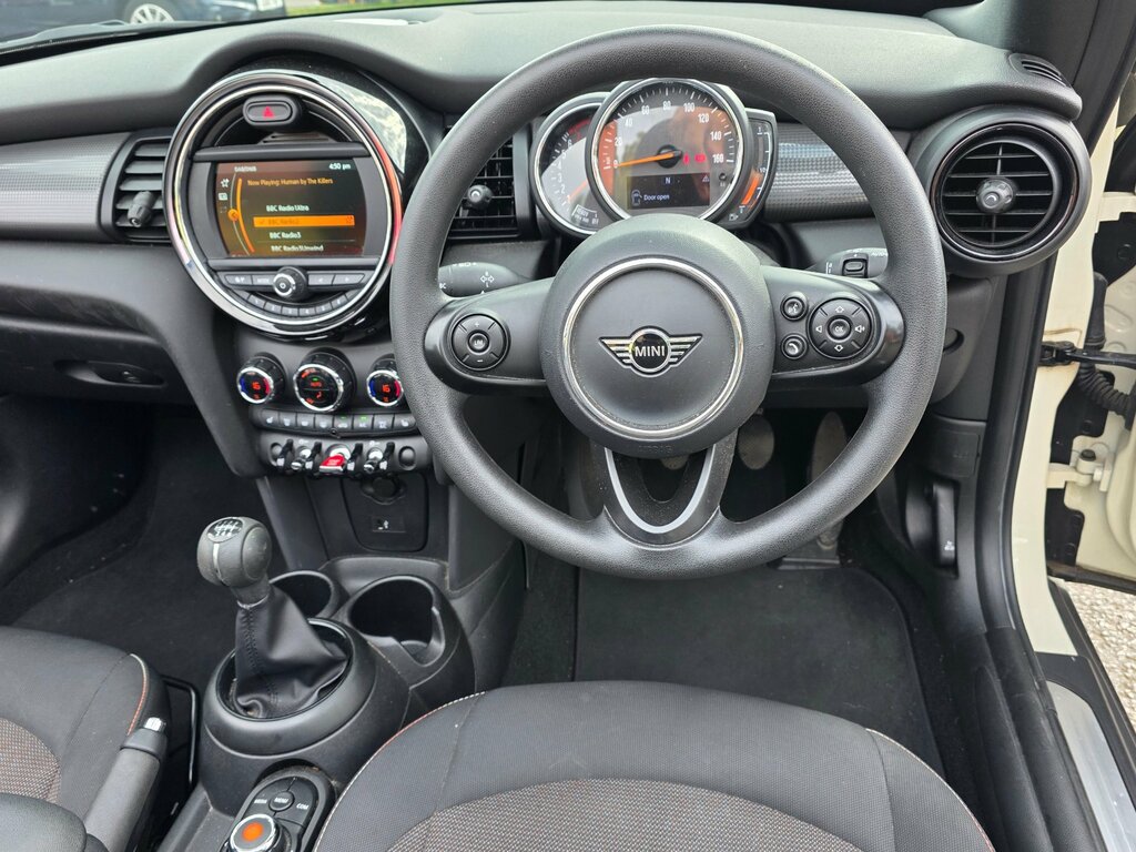 Mini Convertible 1.5 Cooper Classic Convertible E White #3