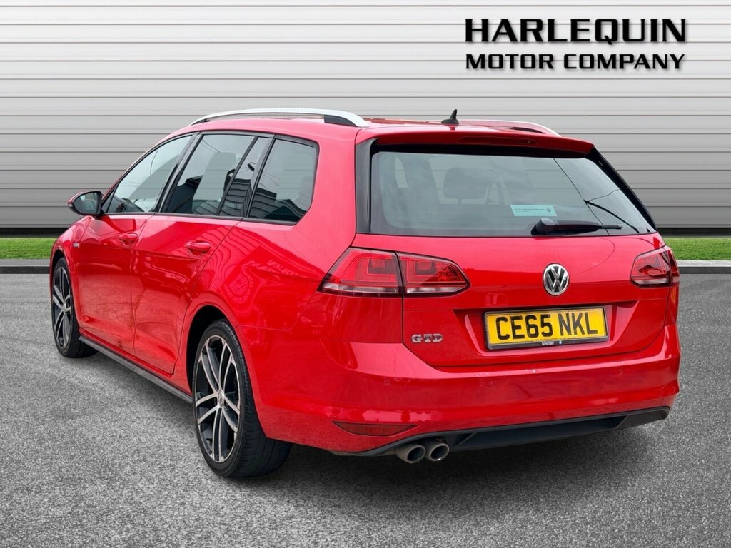 Volkswagen Golf 2L Gtd Red #3