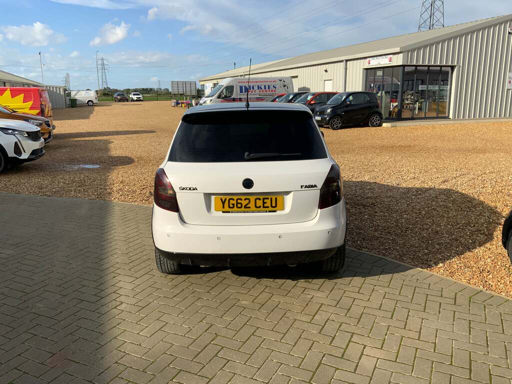 Skoda Fabia 1.2 Tsi 105 Se Dsg Grey #4