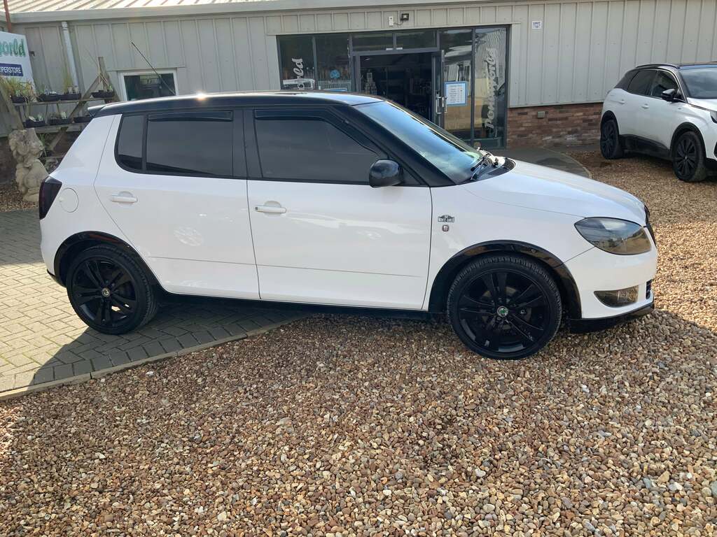 Skoda Fabia 1.2 Tsi 105 Se Dsg Grey #1
