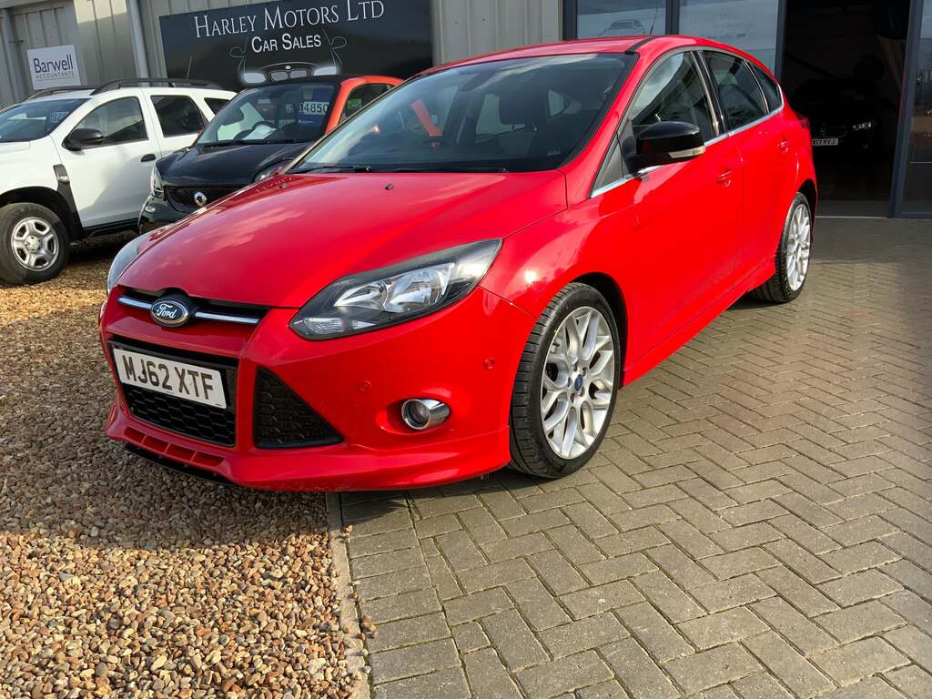 Ford Focus Hatchback 1.6 Tdci Zetec Euro 5 Ss 201212 Black #3