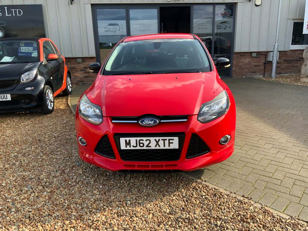 Ford Focus Hatchback 1.6 Tdci Zetec Euro 5 Ss 201212 Black #6