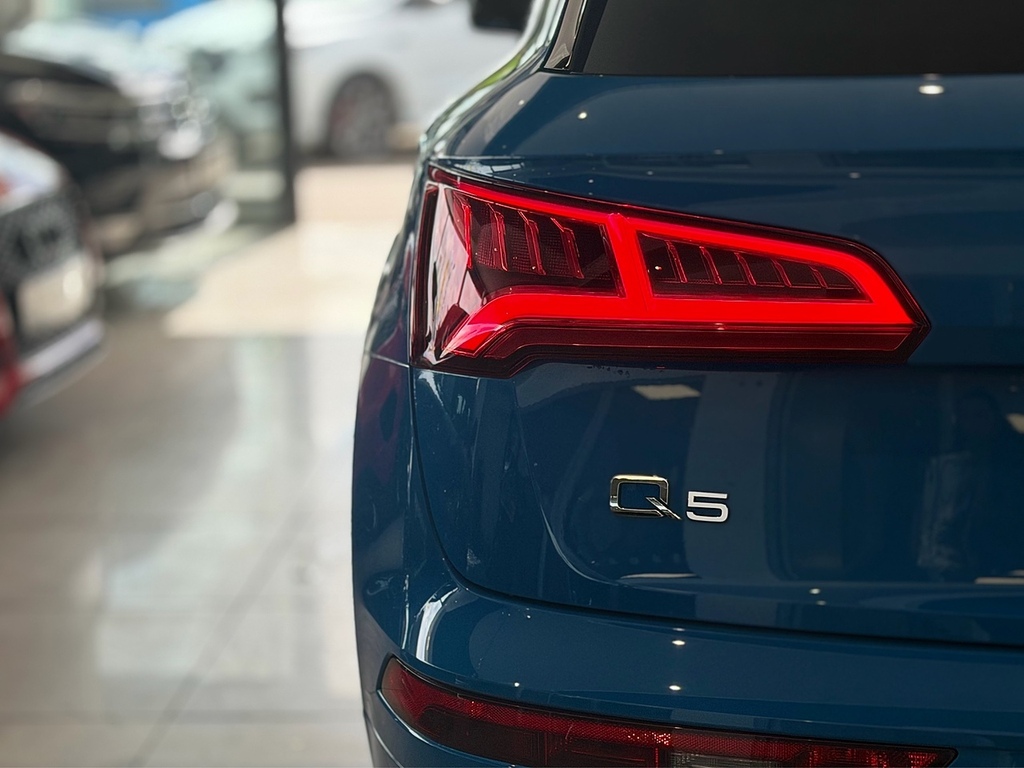 Audi Q5 2.0 Tfsi 45 Black Edition Suv S Tronic Blue #6