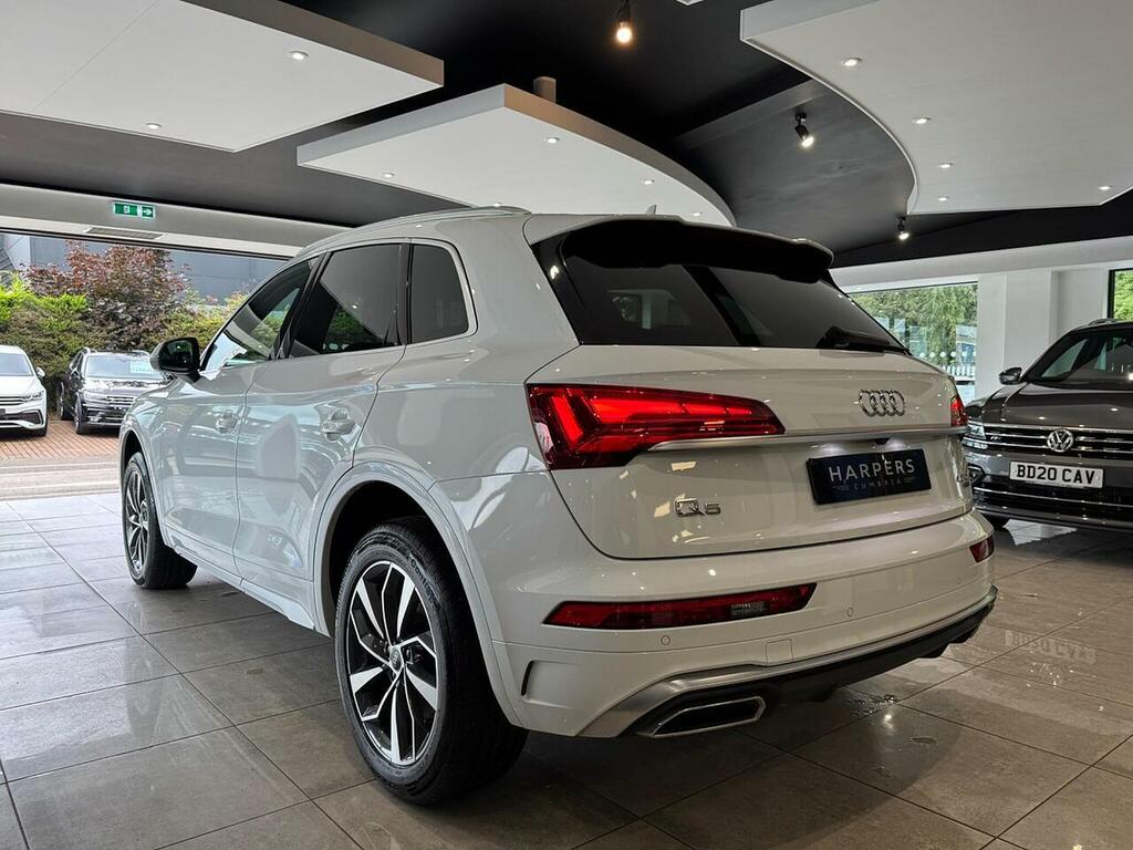 Audi Q5 2.0 Tdi 40 S Line Suv S Tronic Quattro White #3