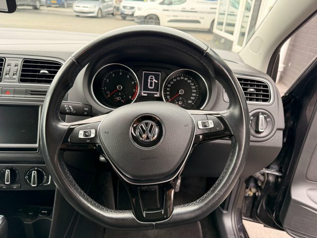 Volkswagen Polo Se Red #17
