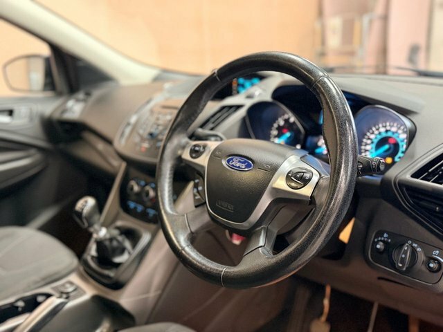 Ford Kuga 2015 15 Titanium #10