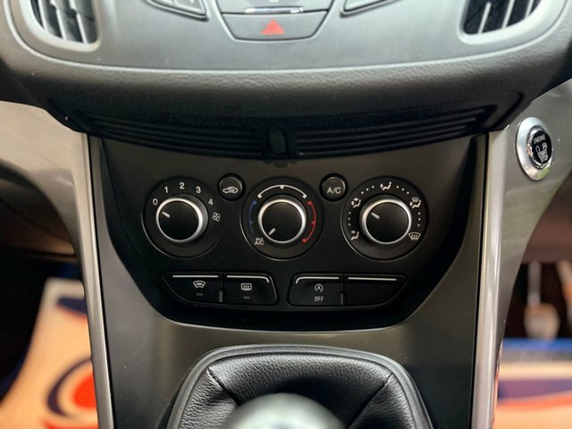 Ford Kuga 2015 15 Titanium #13
