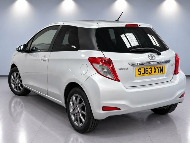 Toyota Yaris 1.0 Vvt-i Edition Hatchback Euro Silver #2