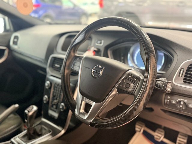 Volvo V40 D2 R-design Pro Black #8