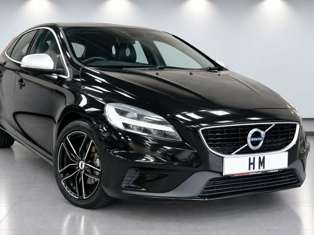 Volvo V40 2.0 D2 R-design Hatchback Euro 6 Black #2