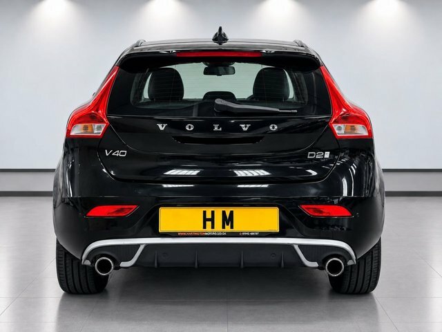 Volvo V40 2.0 D2 R-design Hatchback Euro 6 Black #4