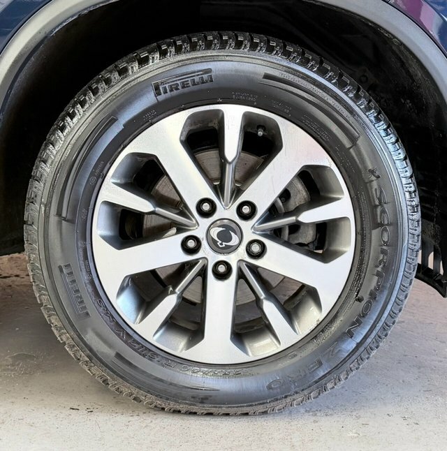 SsangYong Rexton 2.2 Ultimate White #30