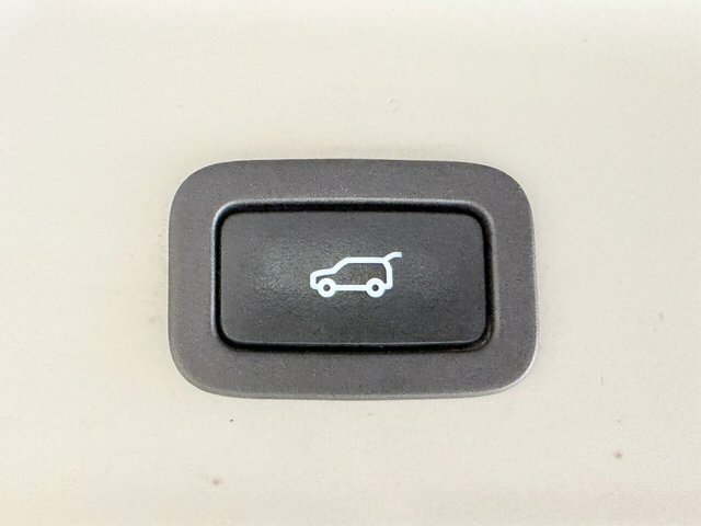 Land Rover Range Rover 4.4L Sdv8 White #27