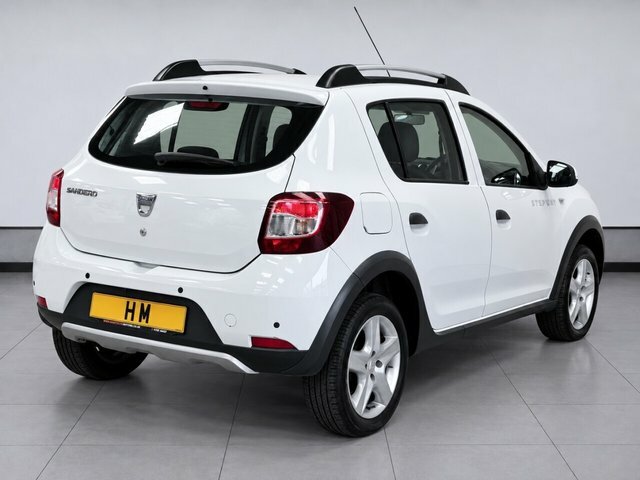 Dacia Sandero Stepway 1.5 Dci Laureate Hatchback Euro White