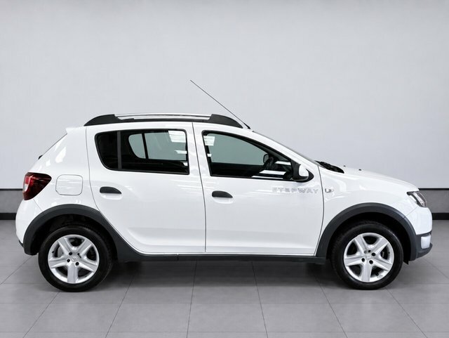 Dacia Sandero Stepway 1.5 Dci Laureate Hatchback Euro White #2