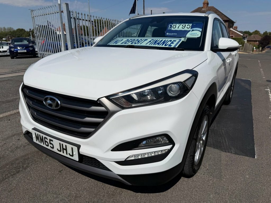 Hyundai Tucson 1.7L Se White #6