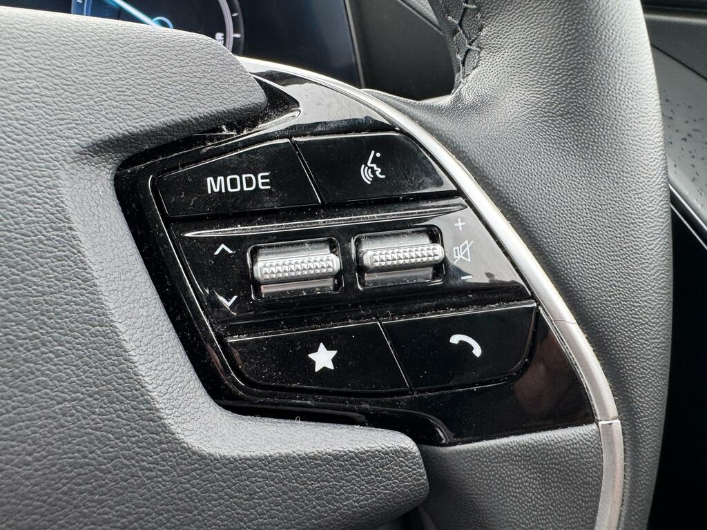 Kia e-Niro 64.8Kwh 4 White #21