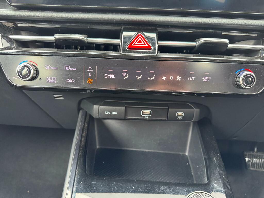Kia e-Niro 64.8Kwh 4 White #18