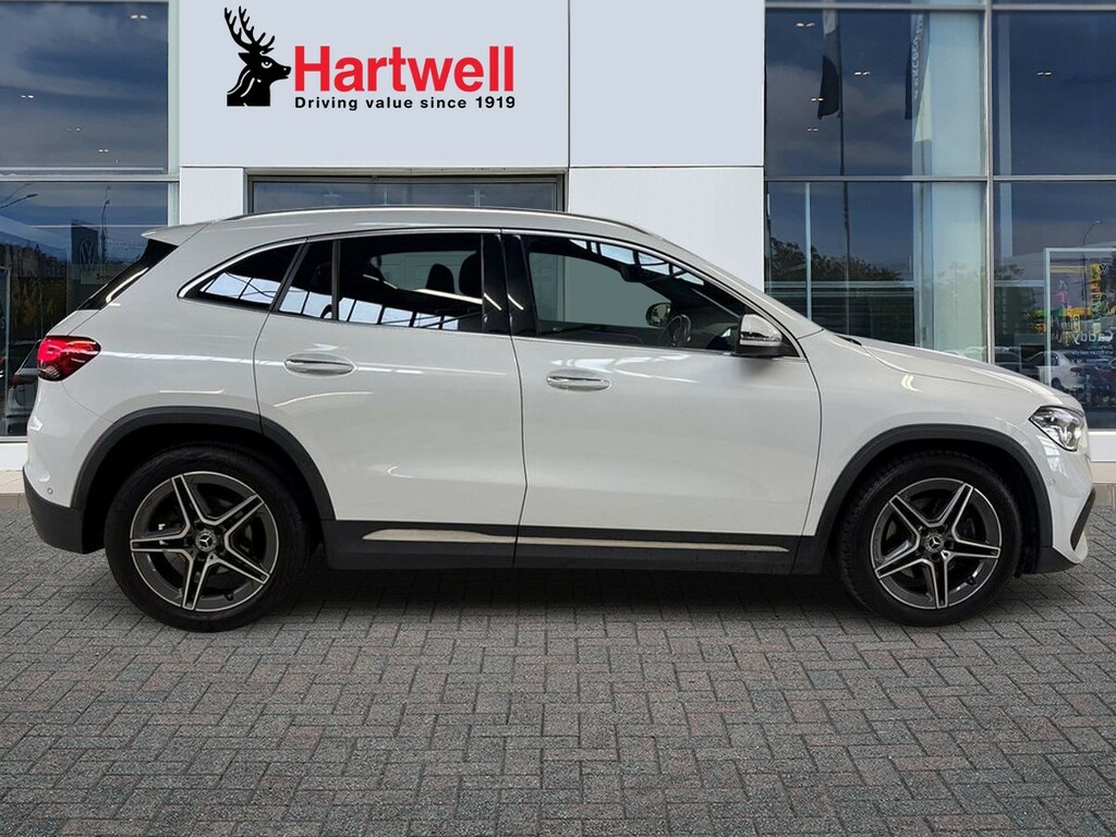 Mercedes-Benz GLA Class 1.3 Gla180 Amg Line Premium Suv 7G-dc White #2