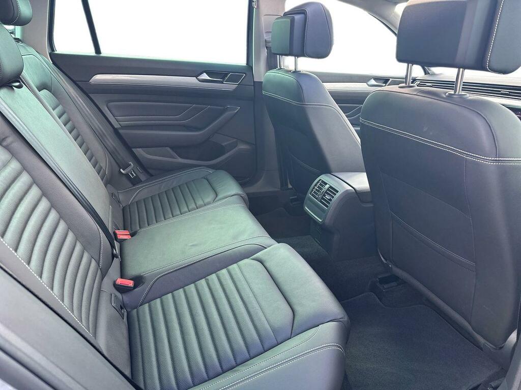 Volkswagen Passat 2.0 Tdi Evo Scr Sel #17