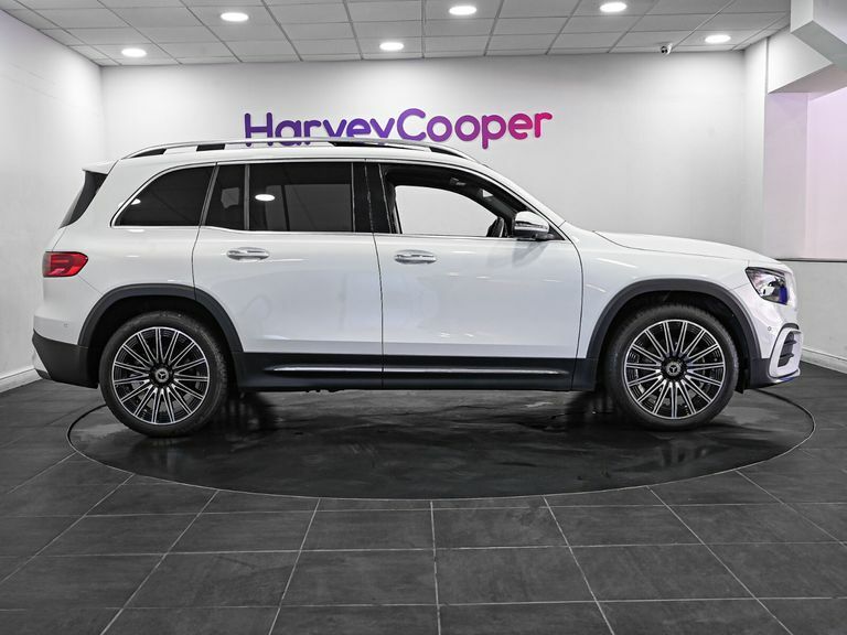 Mercedes-Benz GLB Class Glb 200 Amg Line Premium Plus 7G-tronic White #5