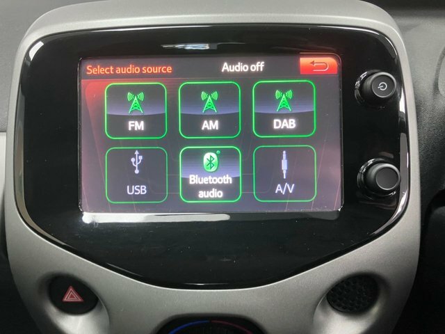 Peugeot 108 1.0 Active Red #22