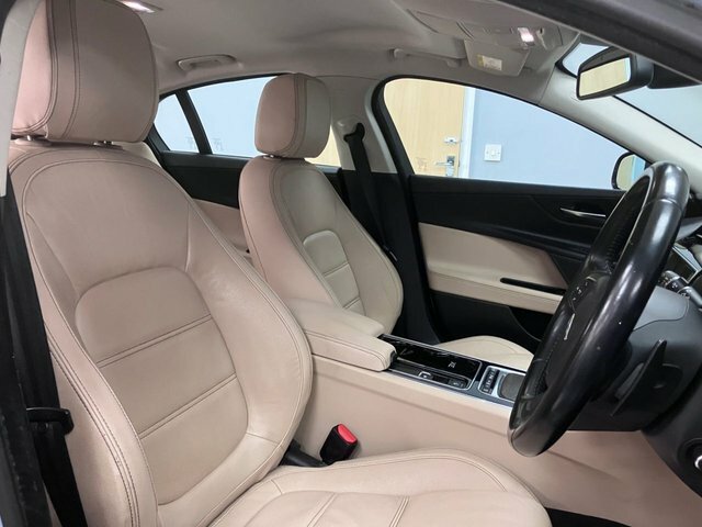 Jaguar XE 2.0D Se Euro 6 Ss White #33