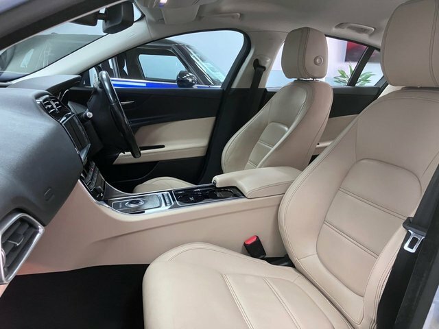 Jaguar XE 2.0D Se Euro 6 Ss White #35