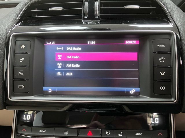 Jaguar XE 2.0D Se Euro 6 Ss White #24