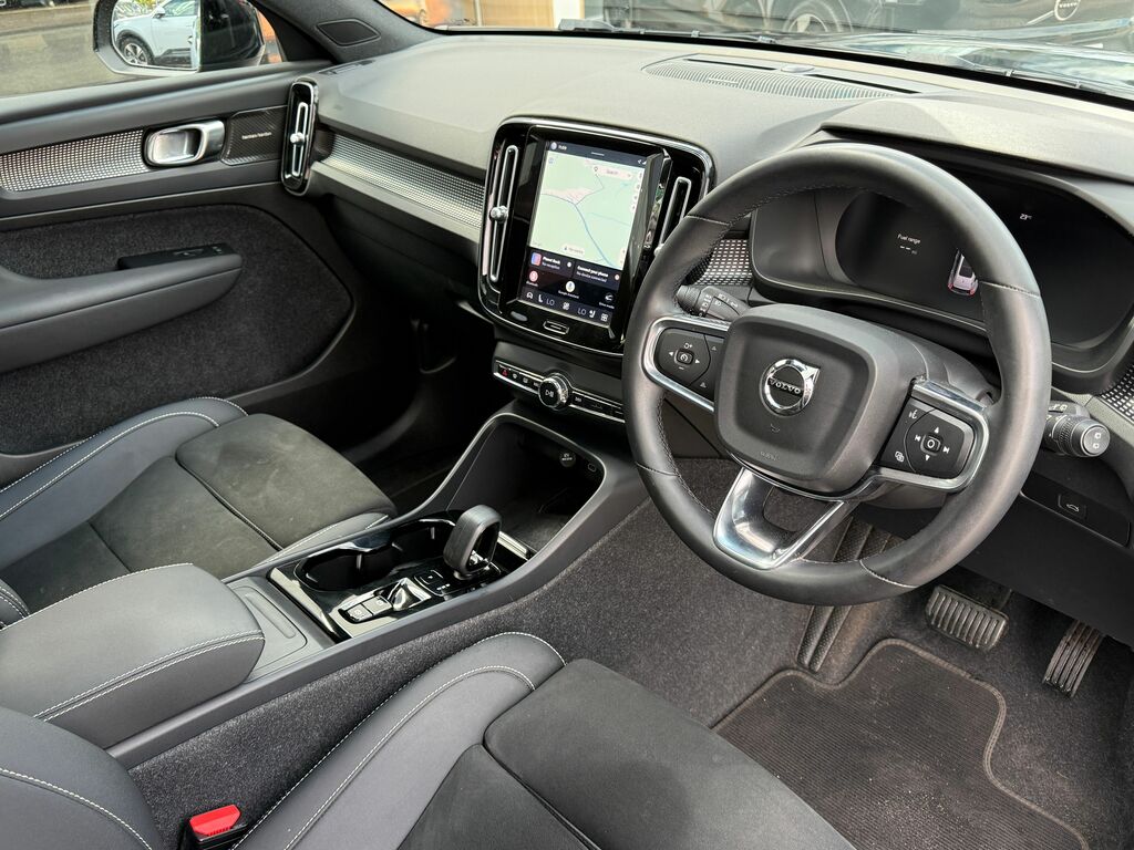 Volvo XC40 Ultimate Black #5