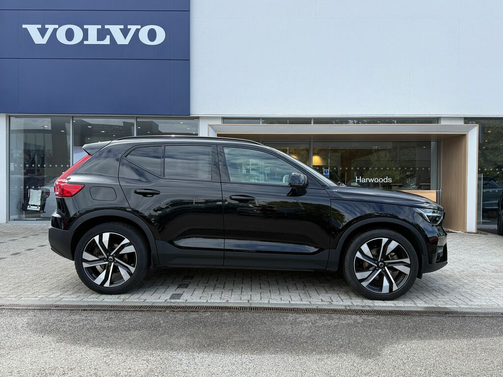 Volvo XC40 Ultimate Black