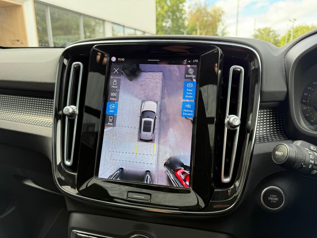 Volvo XC40 Ultimate Black #3