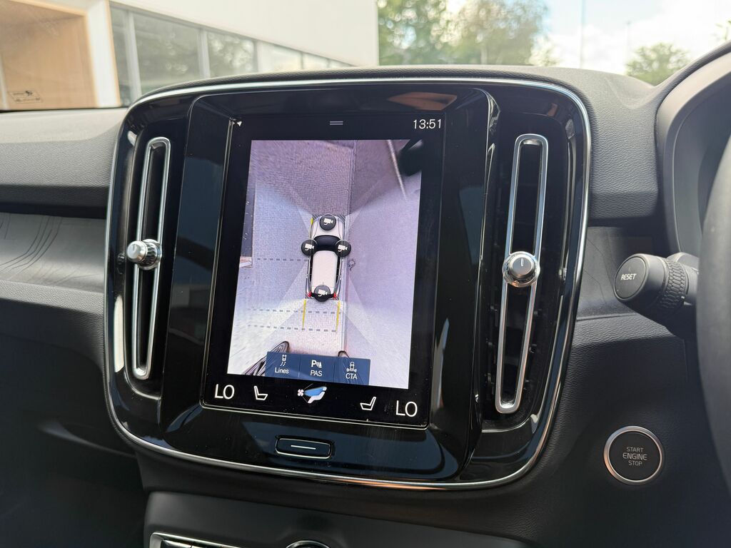 Volvo XC40 Ultimate Black #3