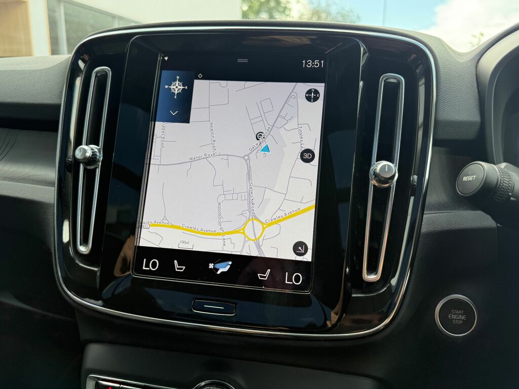 Volvo XC40 Ultimate Black #4
