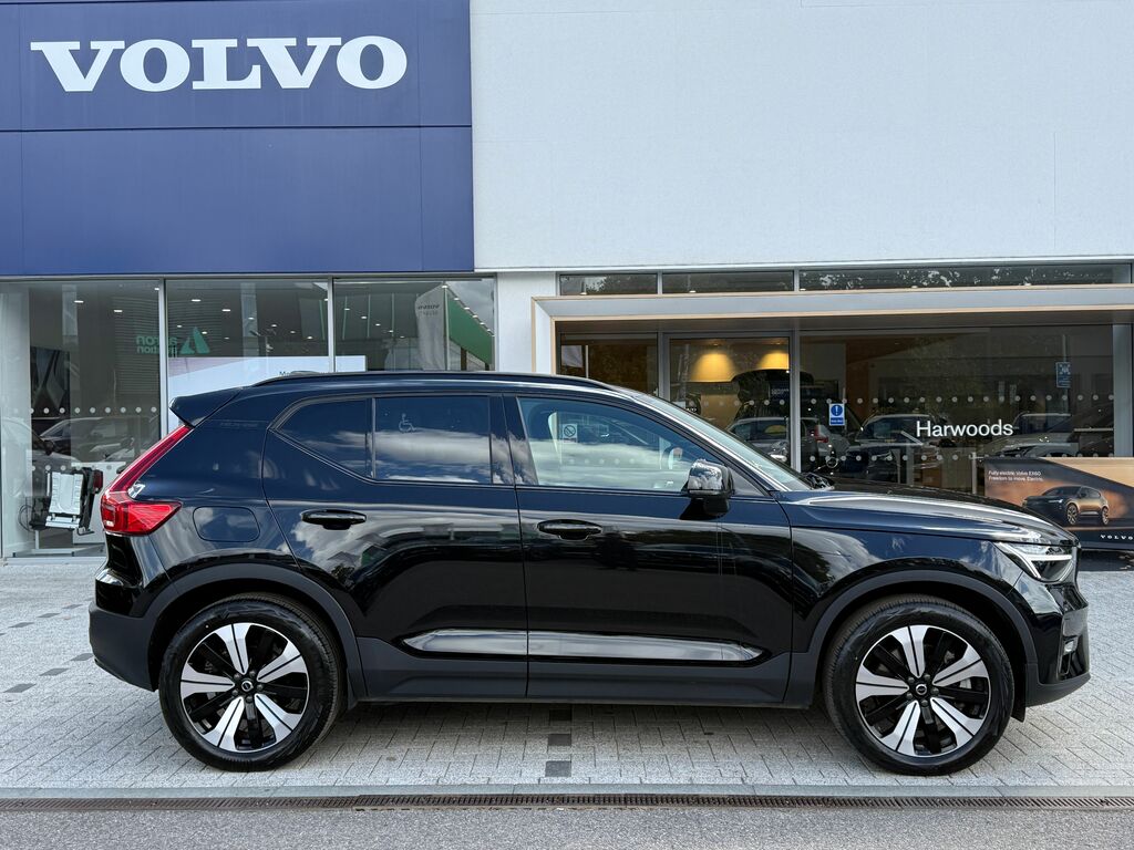 Volvo XC40 Ultimate Black