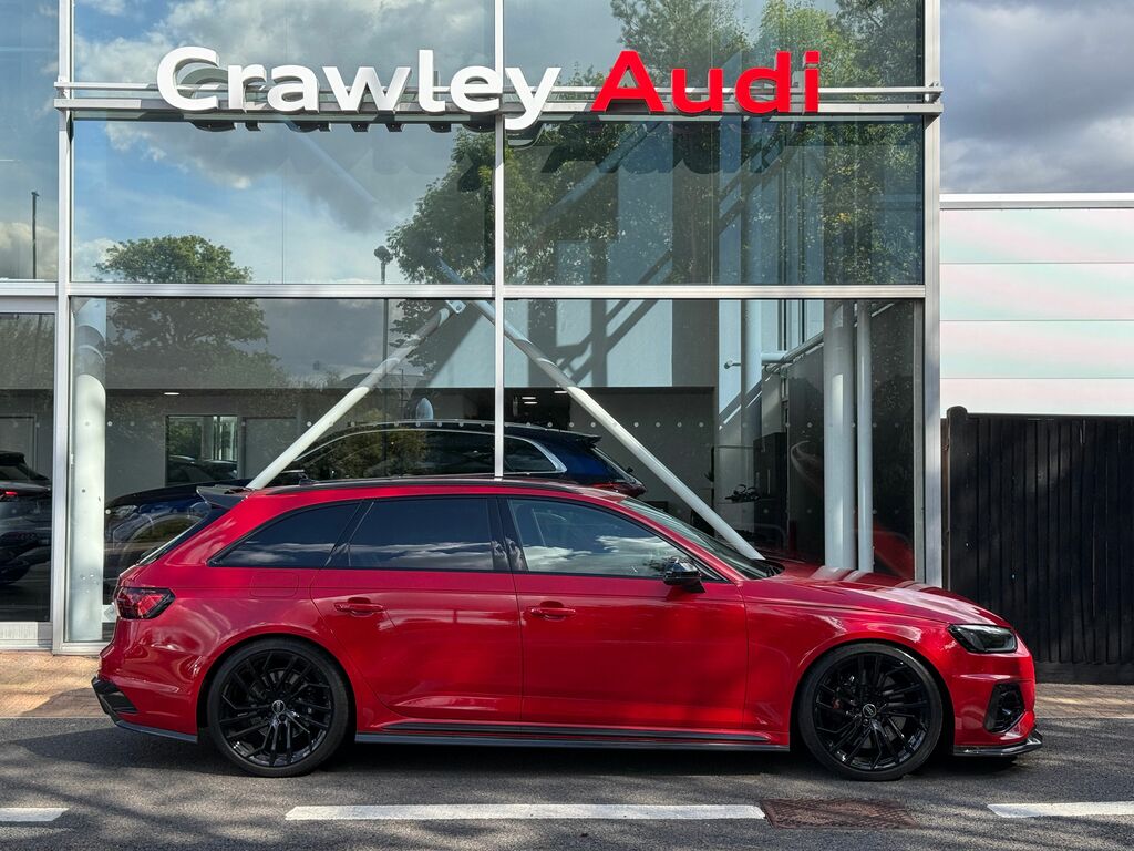Audi RS4 Carbon Black Red #2