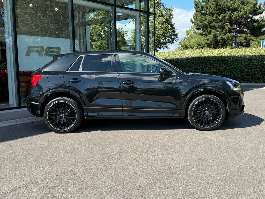 Audi Q2 Black Edition Black
