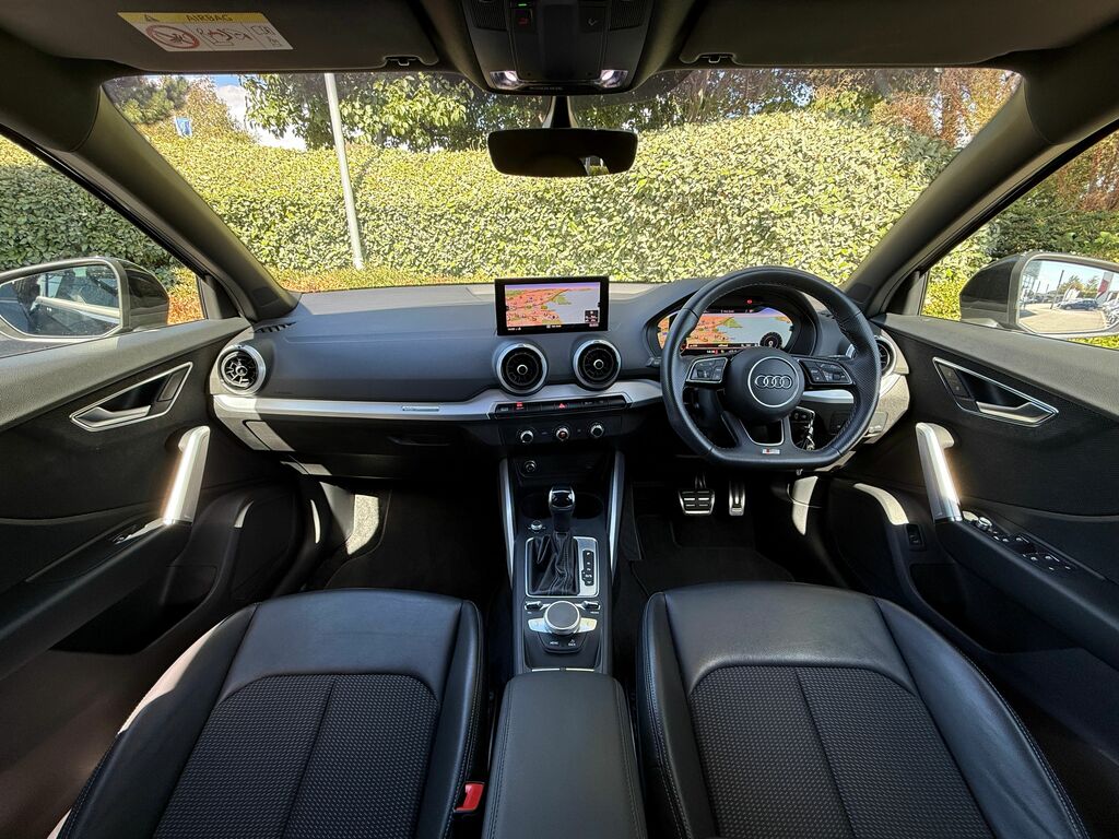 Audi Q2 Black Edition HJ24SXR Black #4