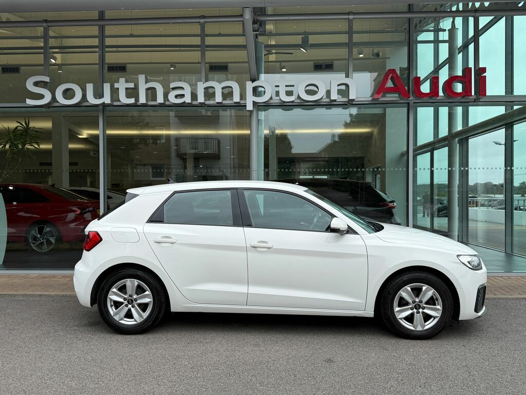 Audi A1 Technik BJ21FKH Black #4