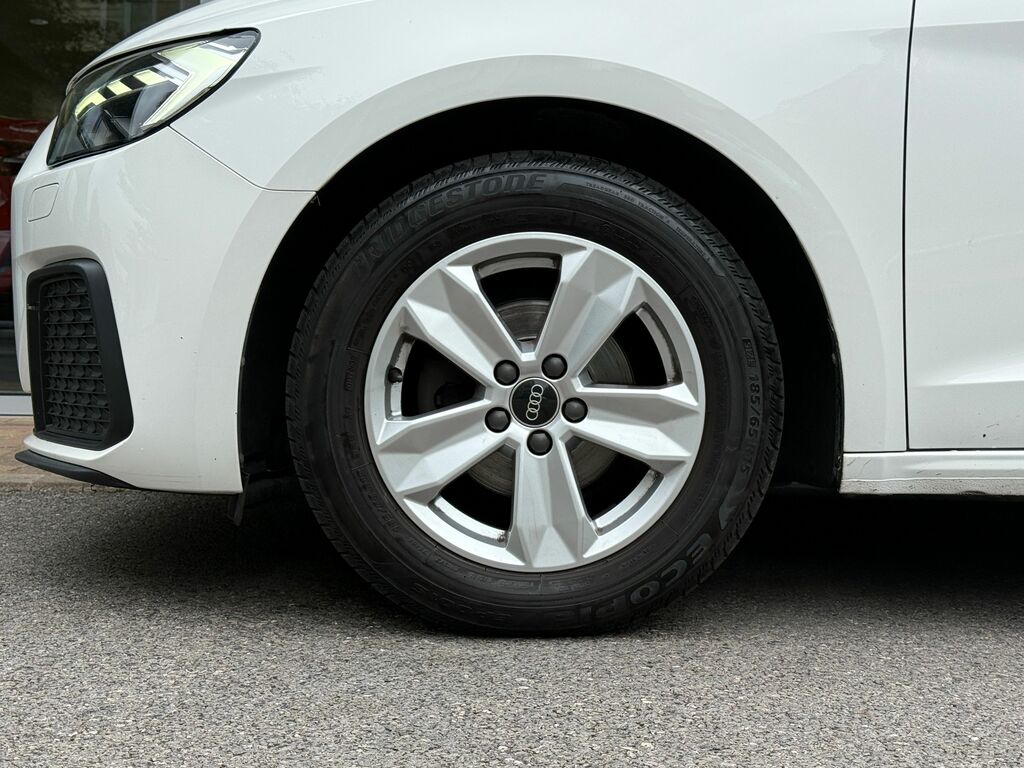 Audi A1 Technik BJ21FKH Black #5