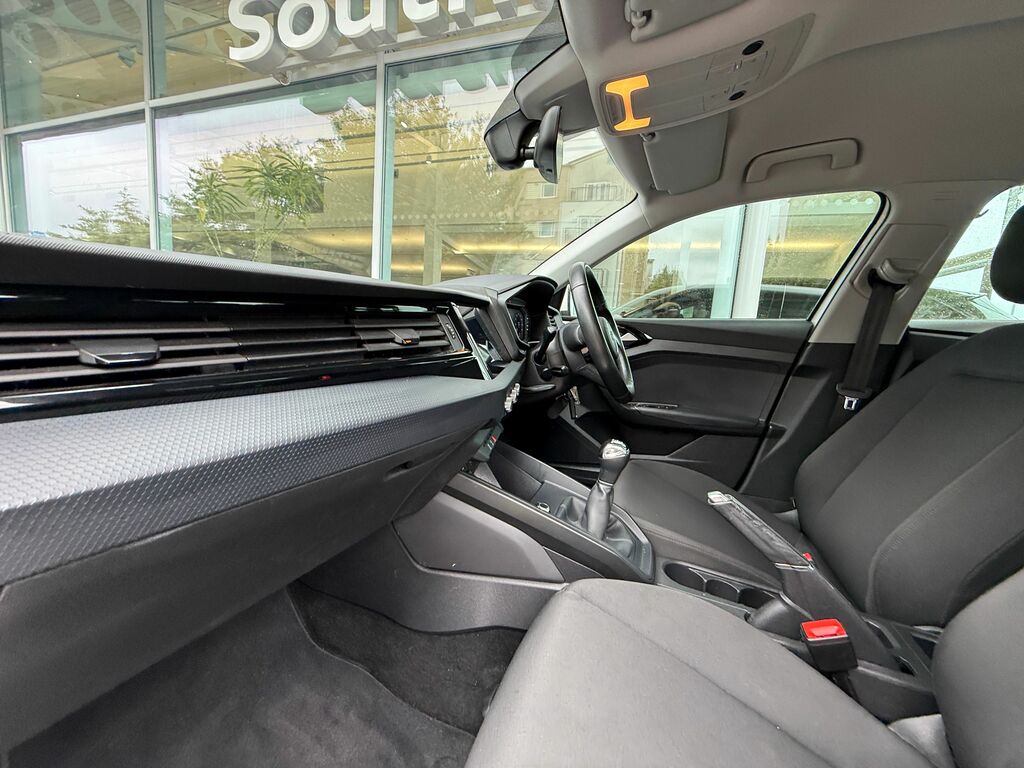 Audi A1 Technik BJ21FKH Black #2