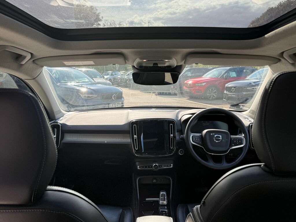 Volvo XC40 Inscription Black #2