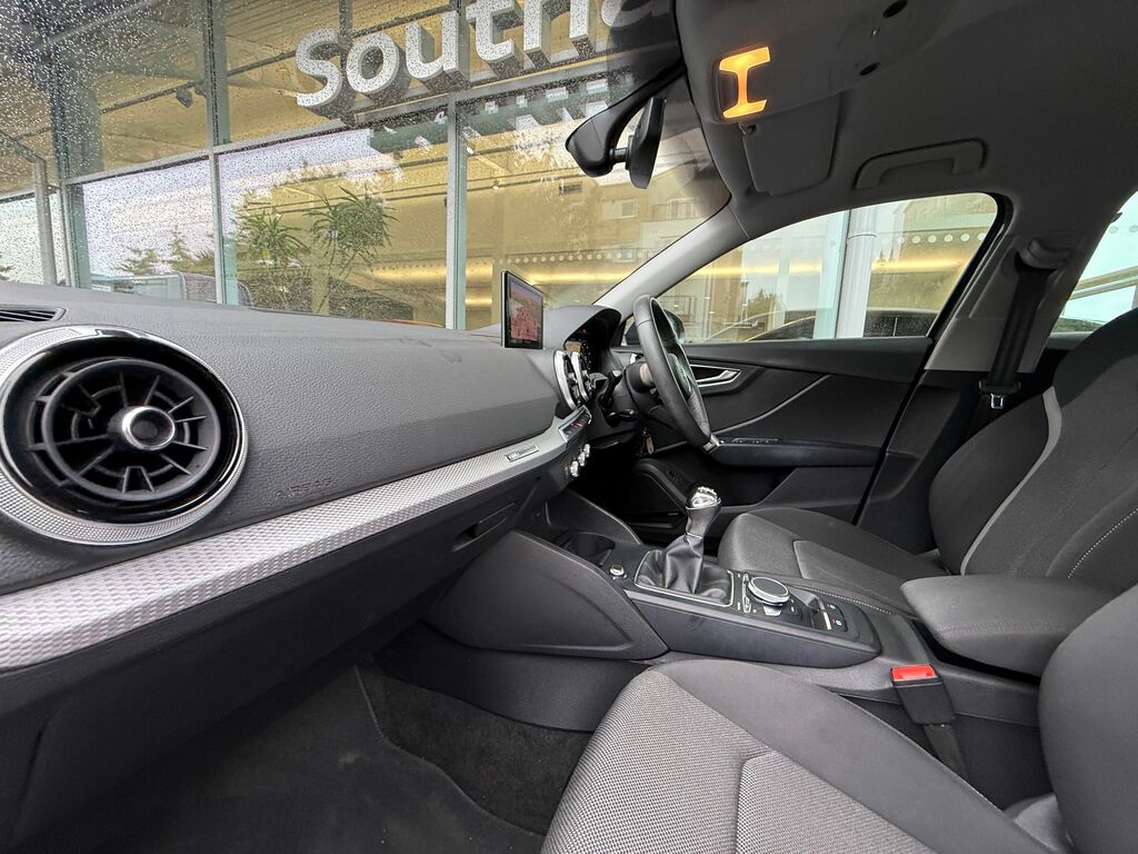 Audi Q2 Sport Black #2