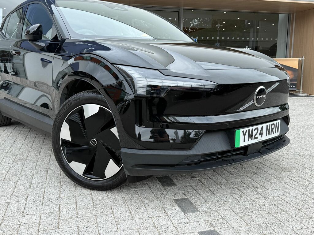 Volvo EX30 Plus Black #5