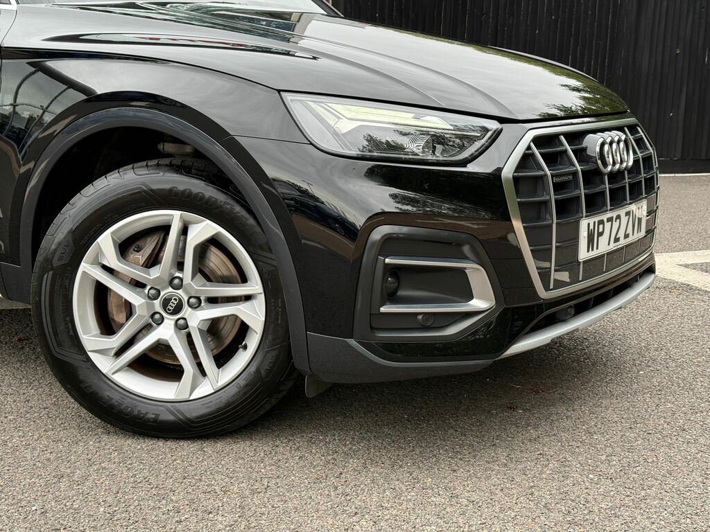 Audi Q5 Sport Black #2
