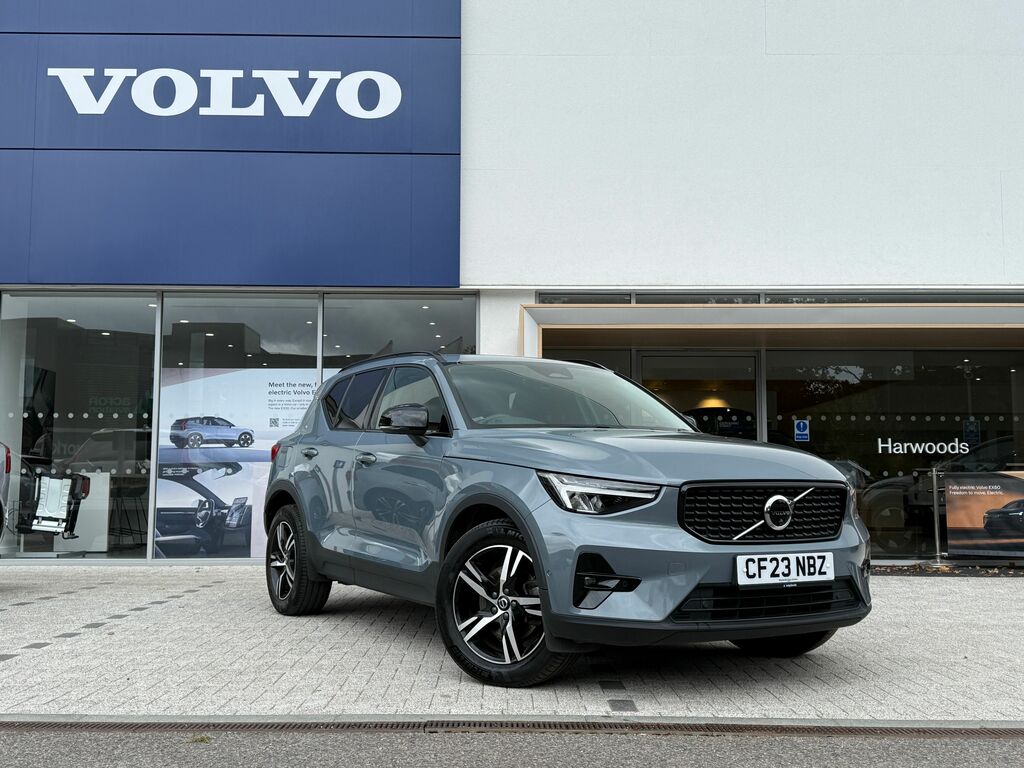 Volvo XC40 Plus Black