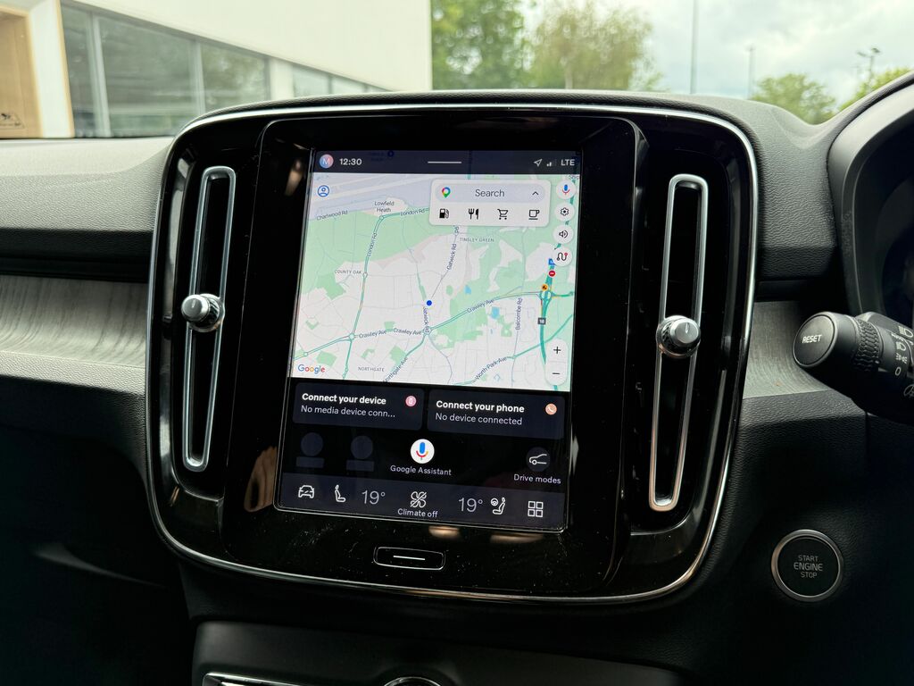 Volvo XC40 Plus Black #5